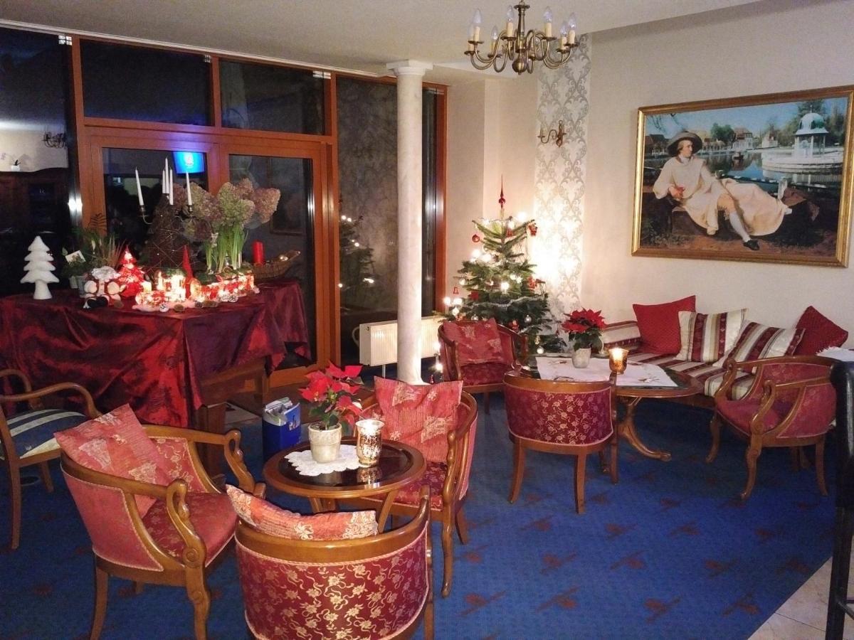 Kurpark Hotel Bad Lauchstaedt Exterior photo